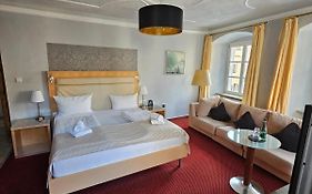 Hotel Goldene Rose  3*